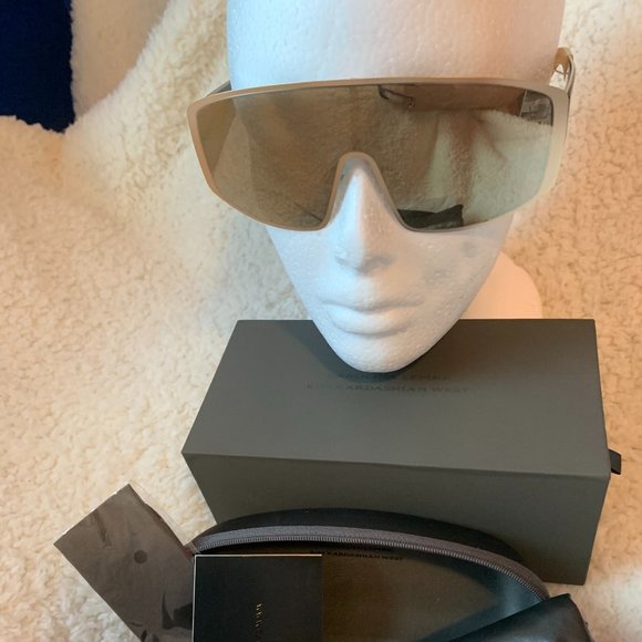 Kim Kardashian West Gemini Shield Sunglasses GOLD - Picture 2 of 11